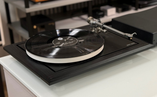 Rega P9